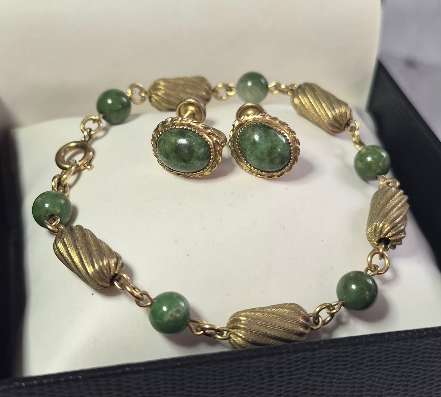 Beautiful Vintage 1/20 12k Gold Filled Jade Bracelet & Earrings